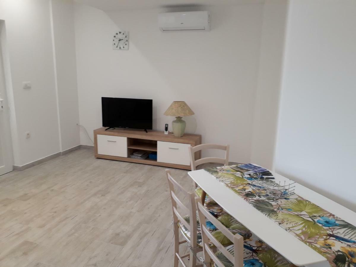 Apartments Roko كوسترينا المظهر الخارجي الصورة